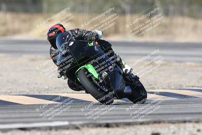 media/Dec-01-2025-Moto Forza (Mon) [[2daa91e15f]]/1-Advanced Group/Session 3 (Turn 3)/